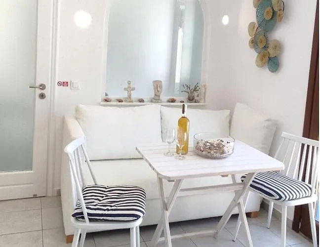 Olive Tree, 2brm With Pool Apartman *